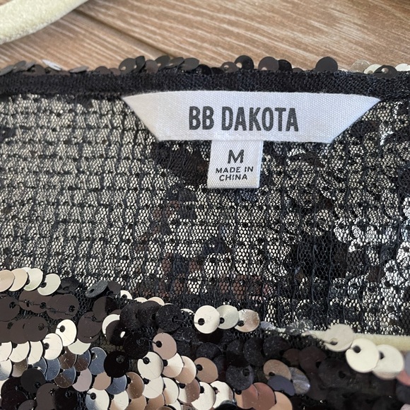 BB Dakota Conor Sequin Top M 🖤🤍 - Picture 10 of 13